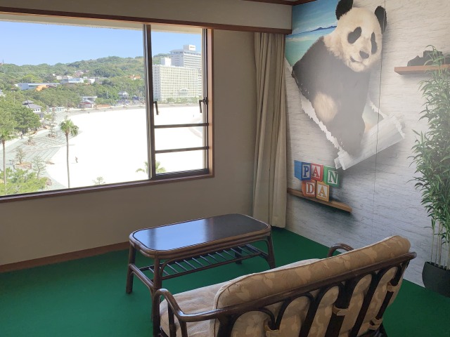 パンダのぬいぐるみを置いて記念撮影したくなる！