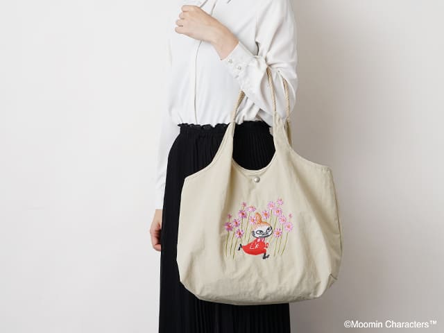 【リトルミイフェア】内装にはファスナーポケットがついていて、機能性、安全性もばっちり