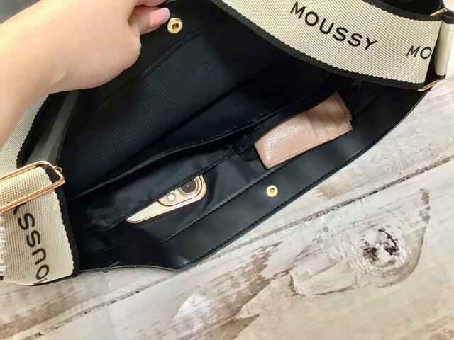 スマホやフラグメントケースがぴったりなサイズ感