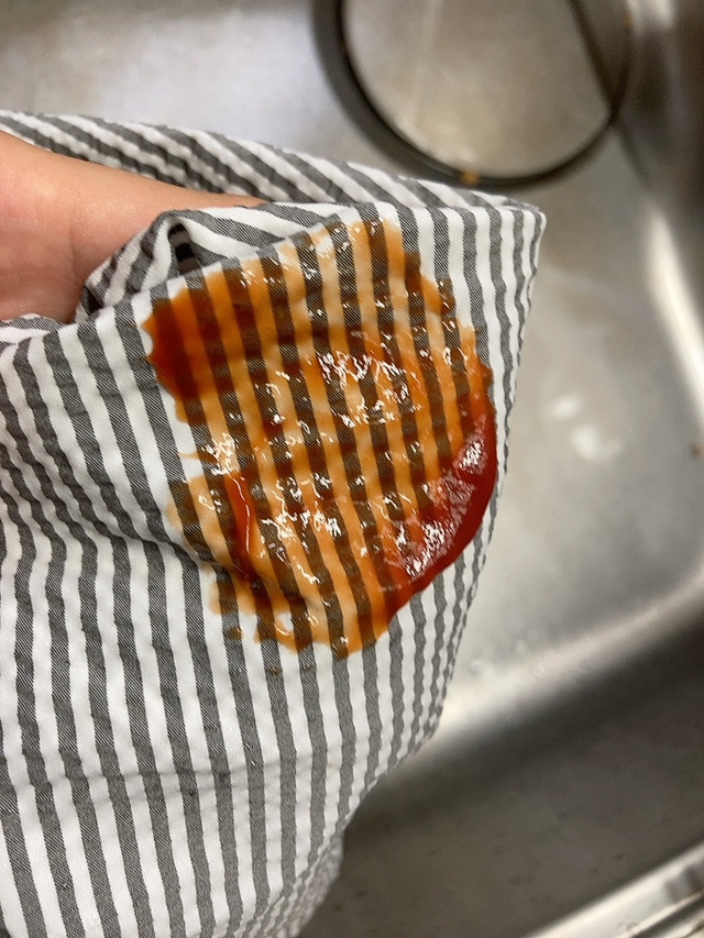 【ワークマン レディース撥水サッカーシャツワンピース】ケチャップを大胆に塗りました