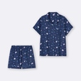 【GU「星のカービィ」コレクション】「サテンパジャマ(半袖&ショートパンツ) Kirby」2,490円/夜のビーチをイメージしたネイビーにワープスターに乗ったカービィの総柄をプリントしたもの
