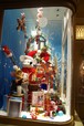 クリスマスグッズが販売されている店舗の外装