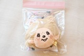【『モンチッチ×kippis ぬいぐるみチャーム付きエコバッグ』(宝島社)】『モンチッチ×kippis ぬいぐるみチャーム付きエコバッグ OFF-WHITE』2,798円