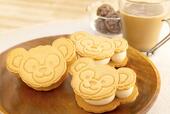 ダッフィークッキーサンド 2,000円|東京ディズニーシー25周年「ダッフィー&フレンズのファインド・ユア・ビューティフル・ブルー!」グッズ|販売店舗:東京ディズニーリゾート・アプリ|発売日:2026年4月14日(火)