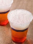 ビアカクテル（サングリアシロップ） 700円｜バーナクル・ビルズ｜東京ディズニーシー「ディズニー・イースター」2020スペシャルメニュー