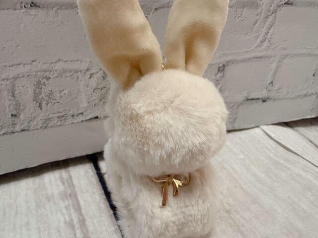 なめらかな手触りのフェイクファー生地！