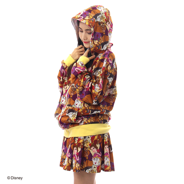 【Disney Princess】美女と野獣 総柄パーカー6,264円(税込)　総柄スカート4,104円(税込)