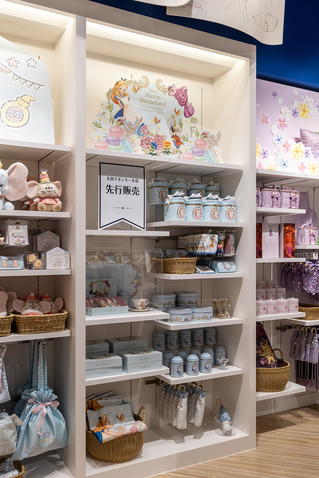 【ディズニーストア 太田イオンモール店】店内のアイテム