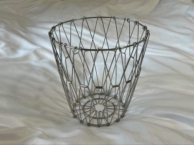 【ART OF BLACK ステンレス製 折りたたみ 変形 カゴ バスケット】ゴミ箱のような形にもなりますよ