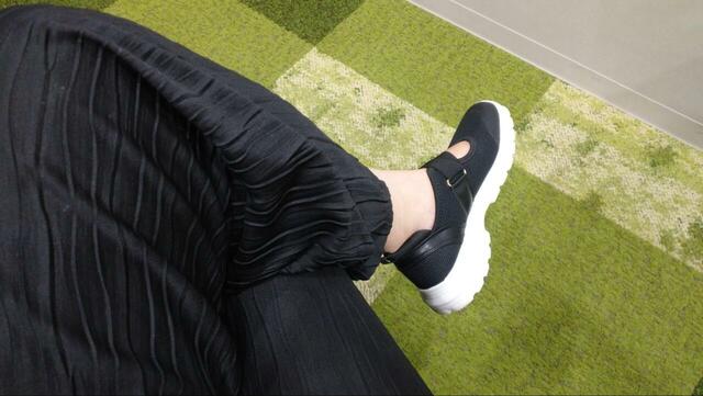 【GLOBAL WORK エアかるクッションベルトスニーカー】3日間履いてもイヤなにおいがつかないことにも驚き…！