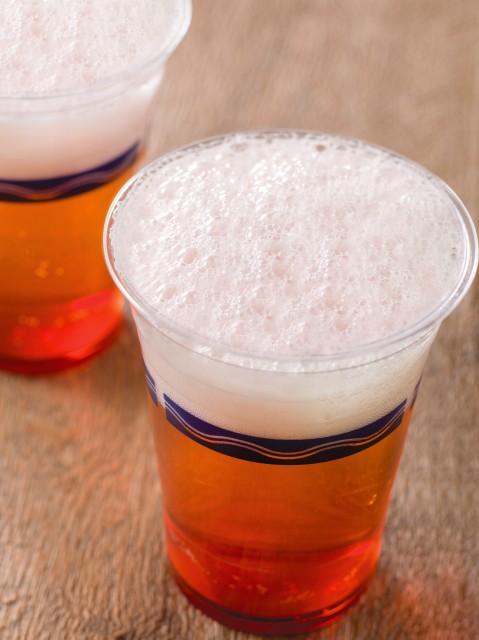 ビアカクテル（サングリアシロップ） 700円｜バーナクル・ビルズ｜東京ディズニーシー「ディズニー・イースター」2020スペシャルメニュー