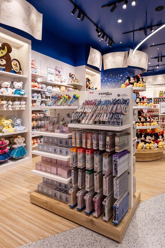【ディズニーストア 太田イオンモール店】店内のアイテム