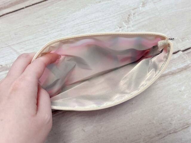 上段の収納スペースには嵩張るものや大きいサイズのものを入れるとGood！