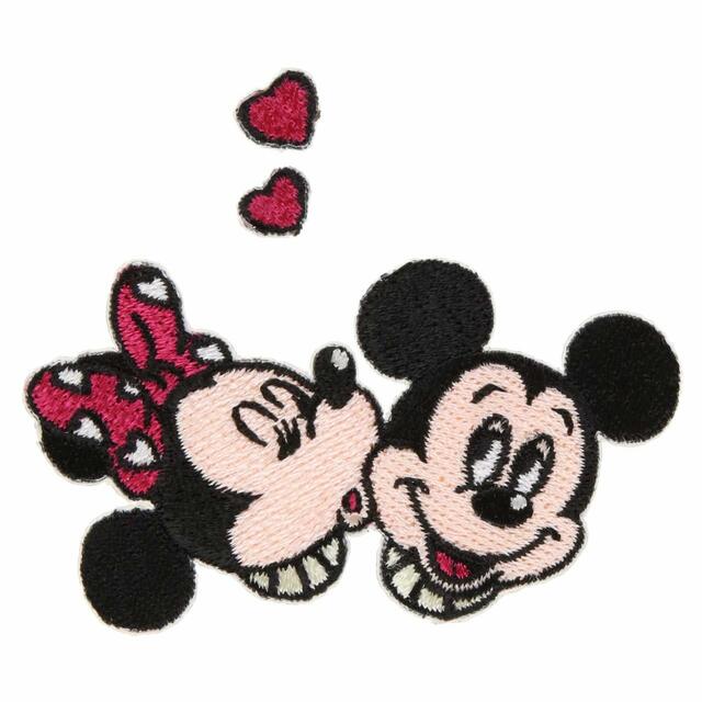 ワッペン 1,200円｜東京ディズニーリゾート「なかよしなミッキーとミニーがデザインされたグッズ」｜販売店舗：東京ディズニーランド「タウンセンターファッション」、 東京ディズニーシー「フィガロズ・クロージアー」｜発売日：2024年2月1日（木）