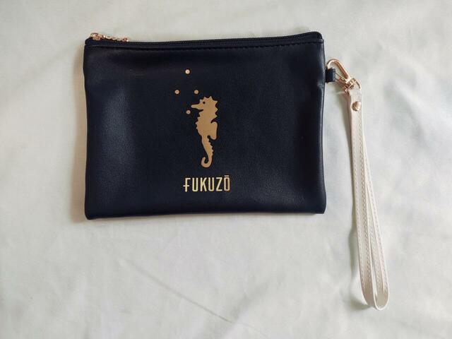 青×白のコントラストが鮮やか