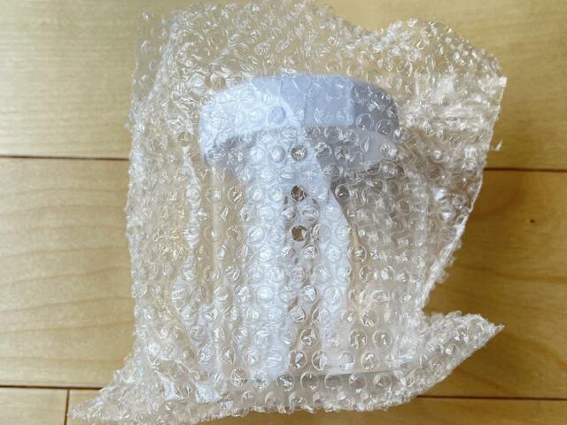 【3COINS　蓋付ガラスラウンド収納：中サイズ】出してみると蓋も紙で梱包されていて安心