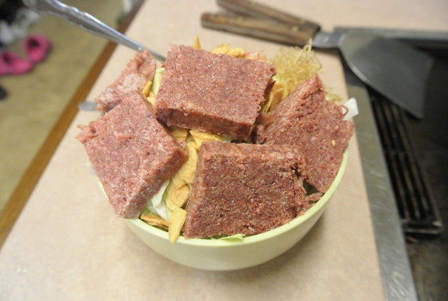 【もん鉄】コンビーフ・ガーリックチップもんじゃ