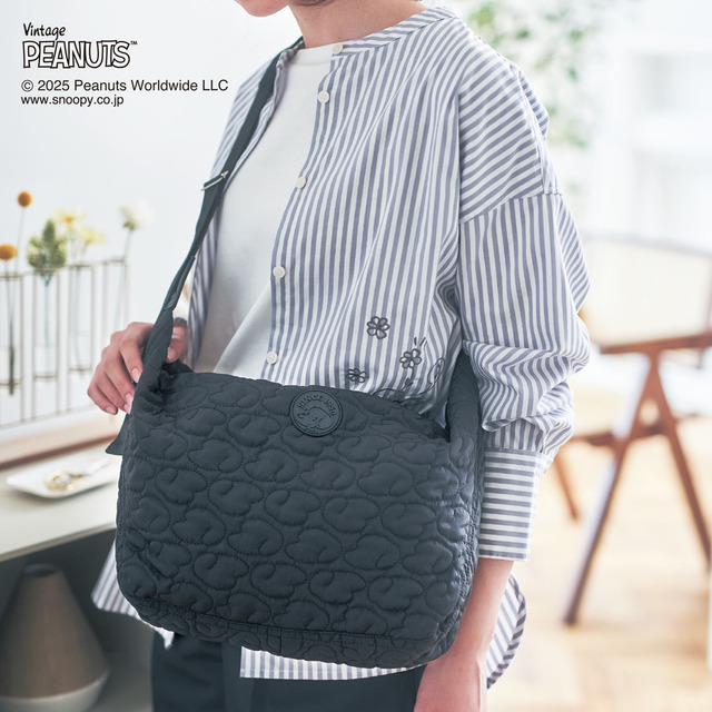 軽量ワッペン付きショルダーバッグ 「スヌーピー」｜￥6,490（税込）