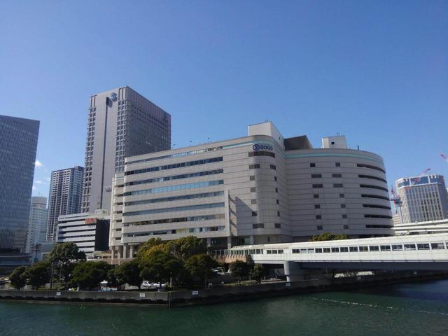 横浜新都市ビル 2階公開空地「はまテラス 風の広場」