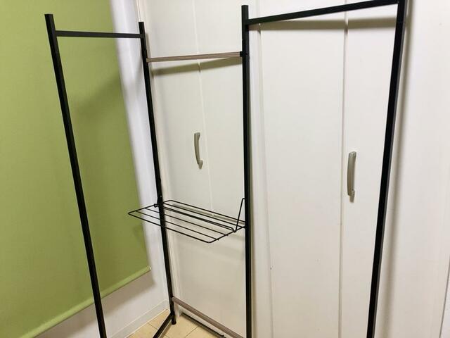 【アイリスオーヤマ 折りたたみ物干し３連タイプ】最大展開時のサイズは幅約150×奥行約24（タオルハンガー込み）×高さ約145cmです