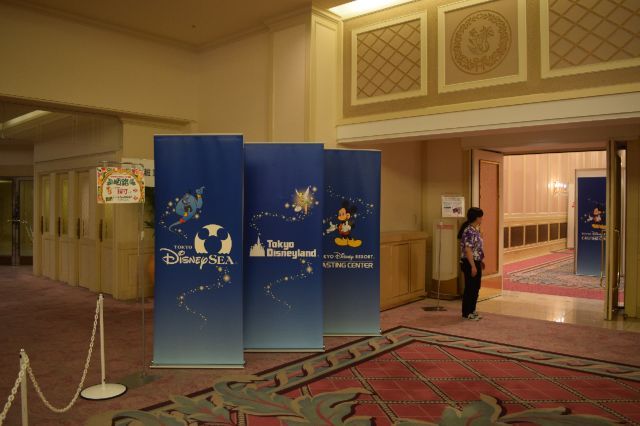 写真撮影と採寸を行う