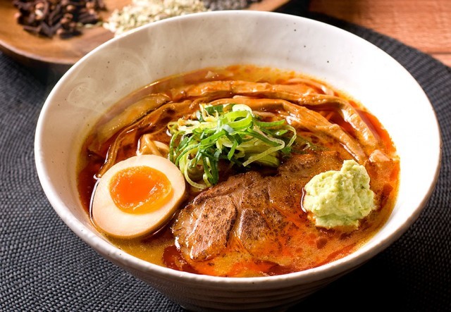 ラーメン】麺処直久×DJ須永辰緒＝“究極のカレーラーメン”誕生! 4月26日