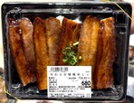 【ロピアの人気弁当ランキング 1位】「やわらか焼豚めし」734.40円（税込）※編集部調べ。店舗によって価格に変動あり