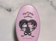 ピンク×ブラックの配色がかわいいヘアブラシ