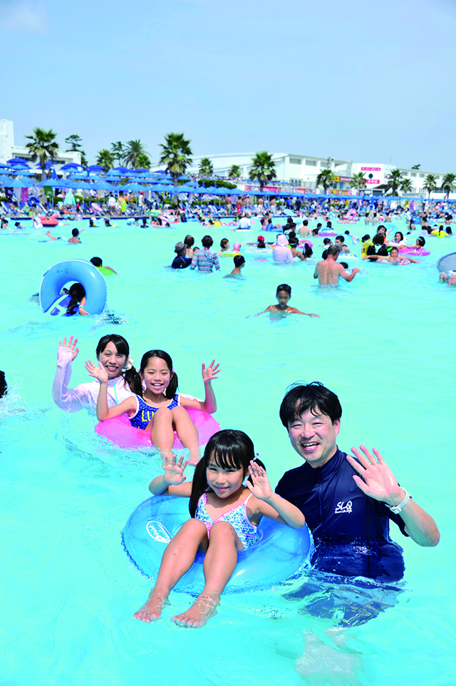 大磯ロングビーチ　流れるプール