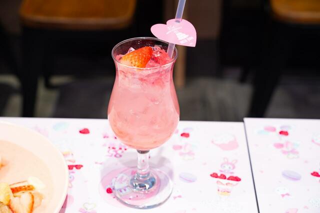 ホワイトピーチウォーター 1,090円｜mezzo piano 35th Anniversary Cafe