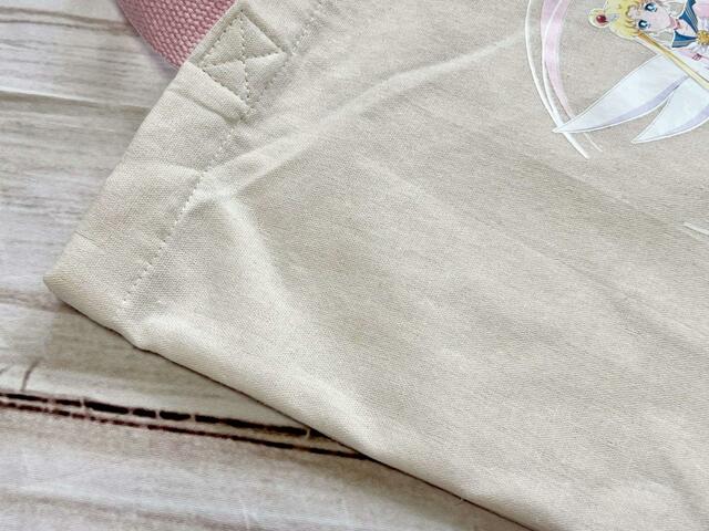 素材はポリエステル60%・綿30%・レーヨン10%。柔らかいコットンキャンバス調の生地【3COINS×セーラームーン】トートBAG/550円(税込)