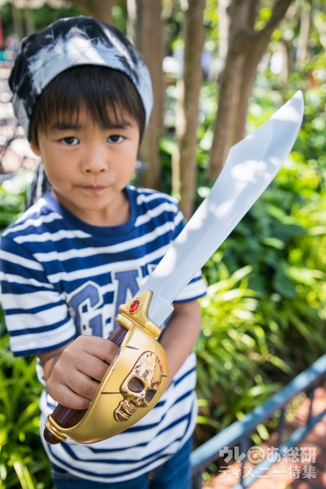 PIRETE LIGHTNING SWORD ¥1,700｜東京ディズニーランド「パイレーツ・トレジャー」