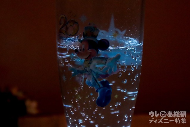 スーベニアタンブラー プラス ¥900｜炭酸の泡が綺麗