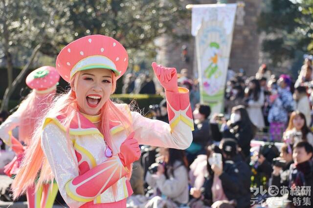 東京ディズニーランド「イッツ・ア・スウィーツフルタイム！」の模様：「ディズニー・パルパルーザ」第3弾「ヴァネロペのスウィーツ・ポップ・ワールド」