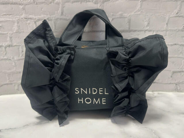 コスメやボディケア用品をイン!