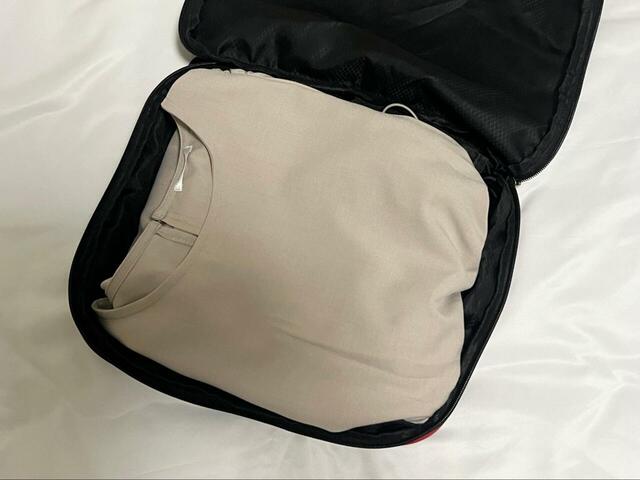 【Honeys ドロスト使いワンピース】畳みジワのつき具合を検証!洋服用の圧縮袋に入れて一晩置いてみると…?