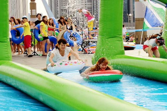 スライド・ザ・シティ／イベントの模様