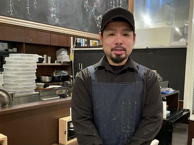 【トーキョーアジフライ】福岡市内で飲食店を営んでいたご主人の宮木聡司さん。福岡で人気の松浦産アジを使ったアジフライを東京に伝えようとこの店を開業した