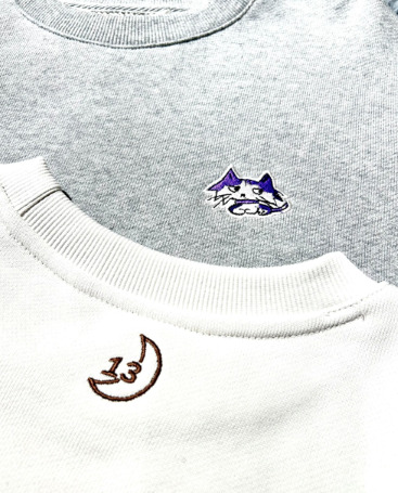 CAT Sweat Shirt（ブラック・グレー・ホワイト）　各8,900円（税込）