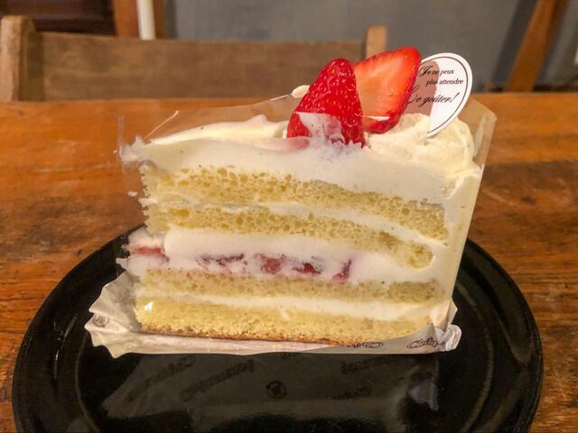 【シャトレーゼ　バニラ香る純生クリームショートケーキ】この春限定の濃厚な純正生クリームが美味しすぎるショートケーキ