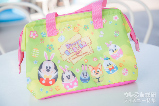 スペシャルセット、スーベニアランチケース付き 1,860円｜ヒューイ・デューイ・ルーイのグッドタイム・カフェ｜東京ディズニーランド「ディズニー・イースター」