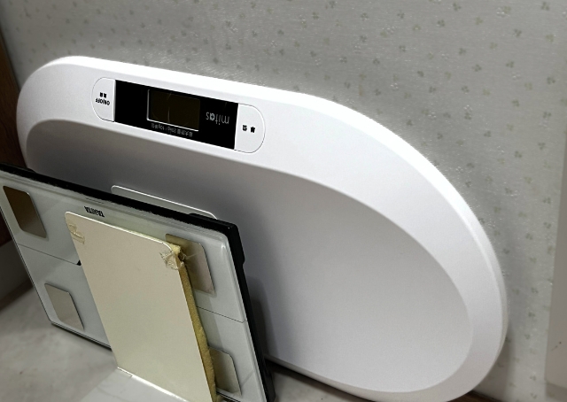 【MITAS ペット用デジタル体重計】薄型なので片付けしやすい