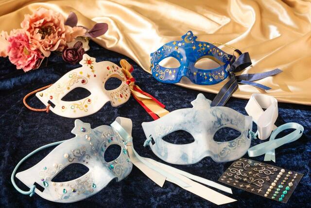 カーニバルマスク 1,800円｜東京ディズニーシー「ディズニーストーリービヨンド」グッズ｜販売店舗：東京ディズニーランド「ヴェネツィアン・カーニバル・マーケット」｜発売日：2026年1月13日（火）