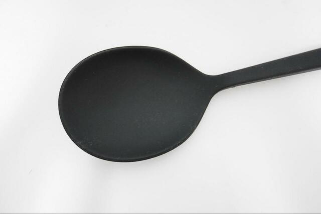 【無印良品 シリコーン調理スプーン】黒色なので食材の色移りが気にならない