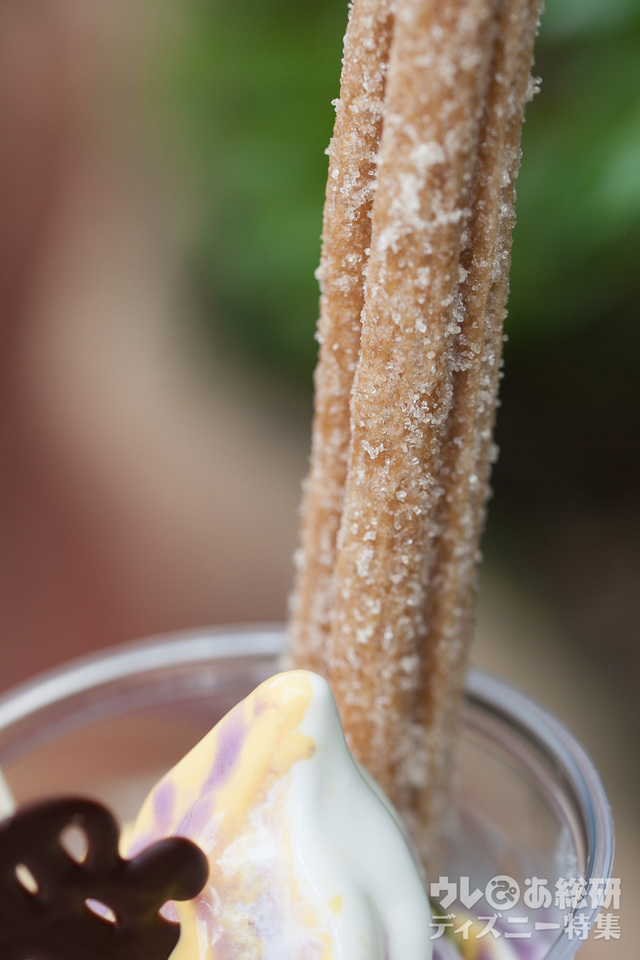 クリッターサンデー（ミッキーチュロス＆ミックスソフトクリーム）｜東京ディズニーランド「ディズニー・ハロウィーン」2016