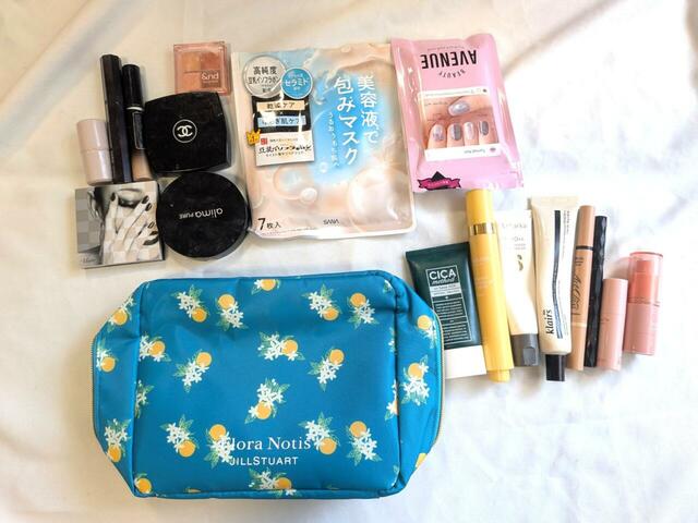 付録「Flora Notis JILL STUART ビッグコスメポーチ」たくさんのコスメが収納できる