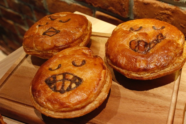 シュリンプやチキンなど、具材がデザインされた