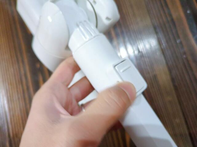 【アイリスオーヤマ ハンディクリーナーマルチツールセット】ボタンでヘッドを取り外して付け替え可能