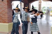 【TDL】ハロウィーン版のミニショーが大人気! TDLバンド&ジップンズームガイドツアーでパークがもっと楽しくなる