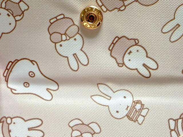 8種類の年代のミッフィーが大集合したスペシャルな生地♪